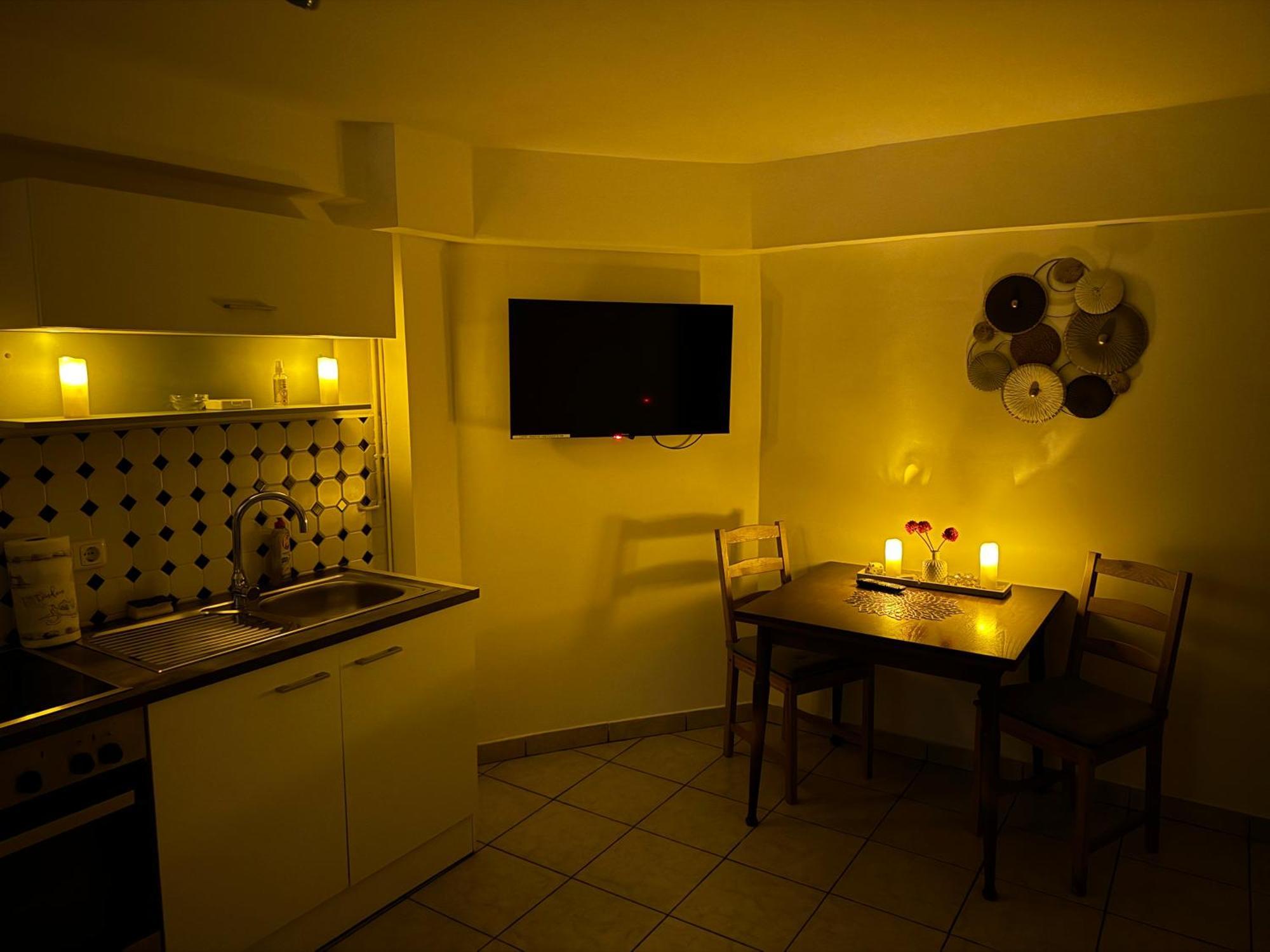 Kleine-Romantische Ferienwohnung Parkplatz Vor Dem Haus! 알테나우 외부 사진